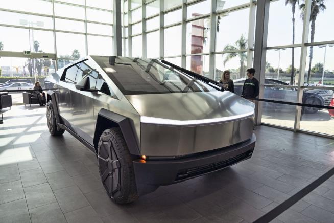 Spring Breaker Allegedly Firebombed a Tesla Dealership