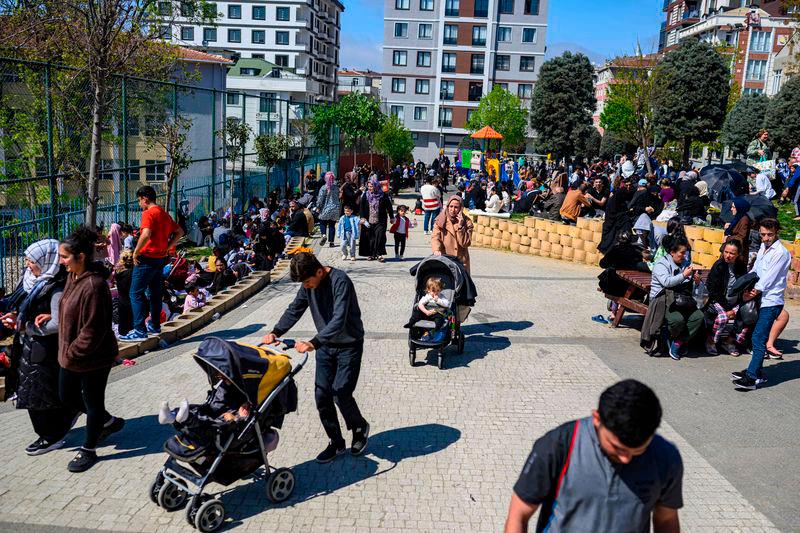 Earthquake of magnitude 6.2 jolts Istanbul, causing widespread panic