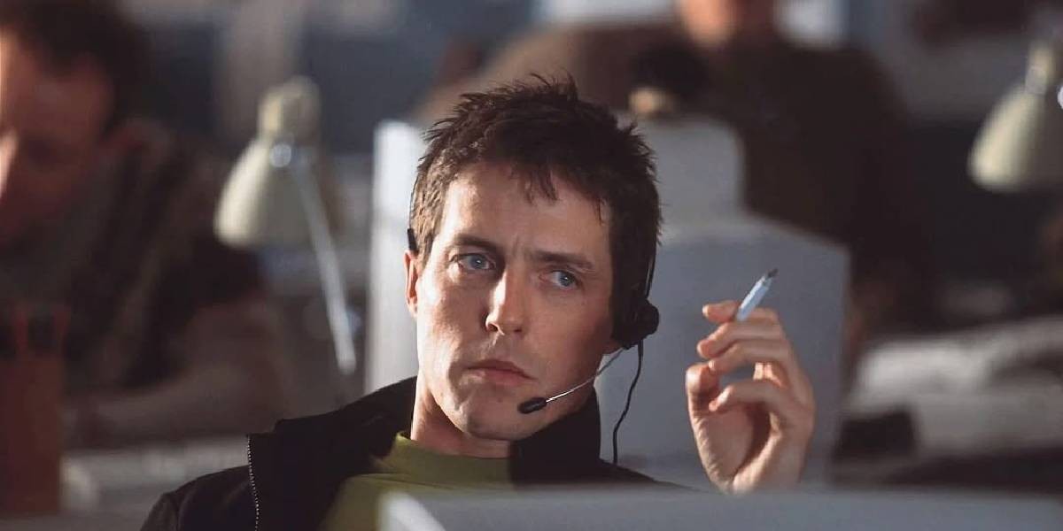 Hugh Grant calls for ban on laptops and tablets in the classroom