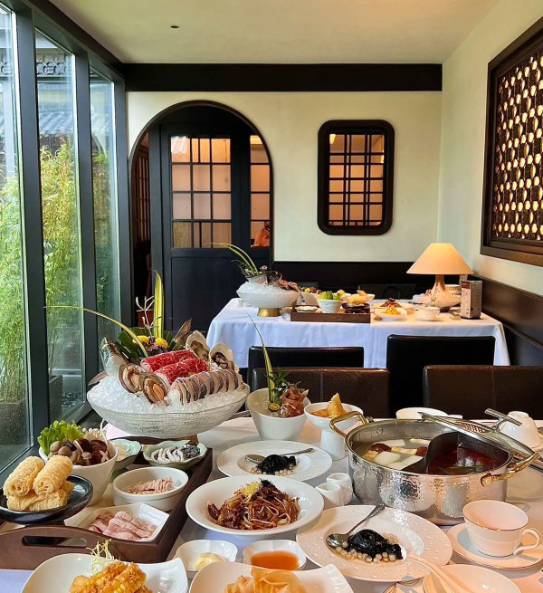 深圳会展中心站周边美食|餐厅推介 蟹黄捞面/四合院火锅/高空酒吧