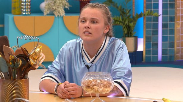 JoJo Siwa receives cold four-word message from partner ahead of CBB final