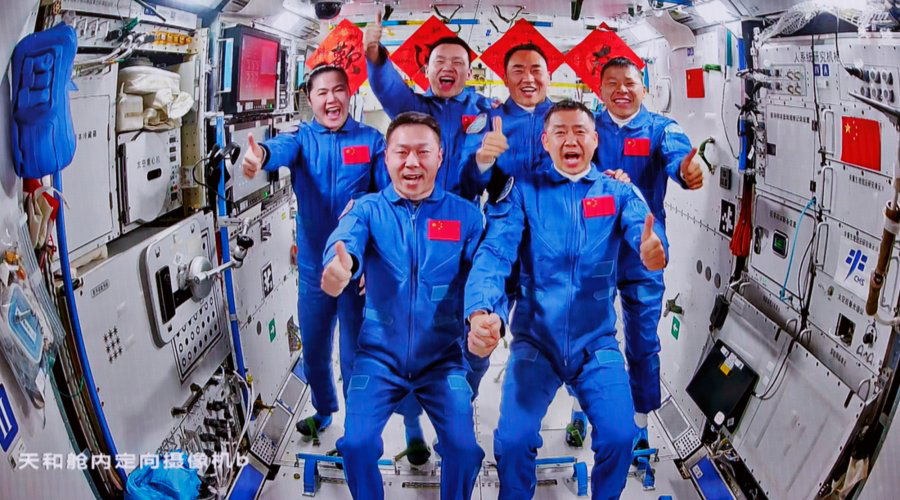 神舟二十号成功对接太空站　完成中国第6次太空会师