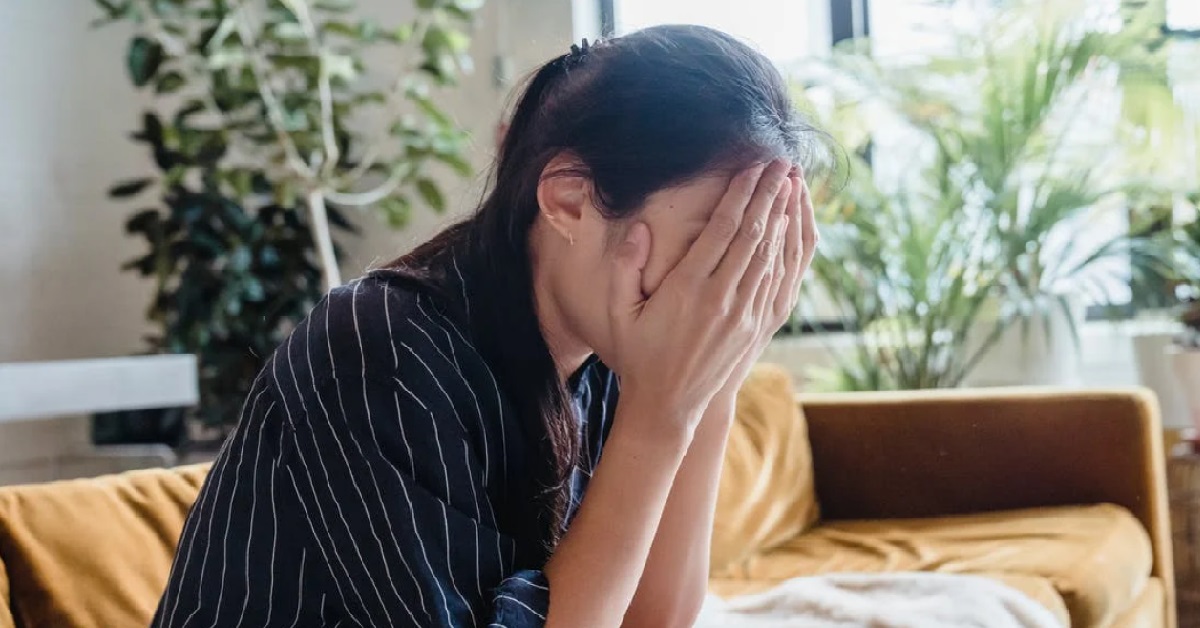 WOMAN QUITS $8K/MTH JOB TO BE STAY-HOME MUM FOR “A WHILE”, THEN 20 YEARS PASSED…