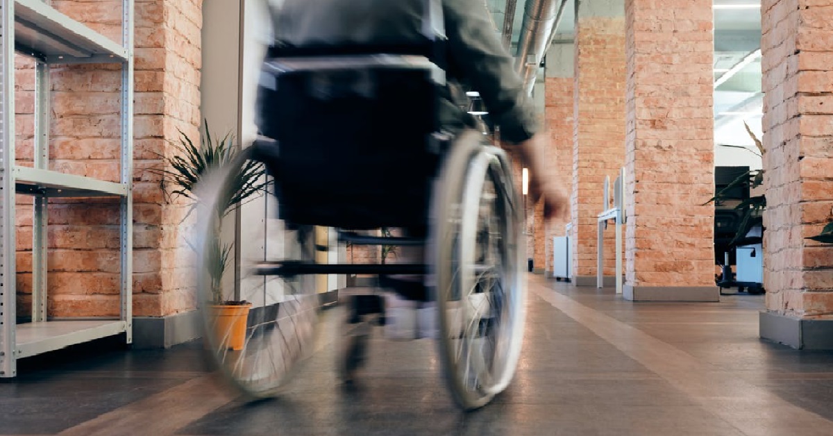 DISABLED WIFE CAN’T PIAK PIAK ANYMORE, LET HUSBAND GO OUTSIDE & SLEEP AROUND