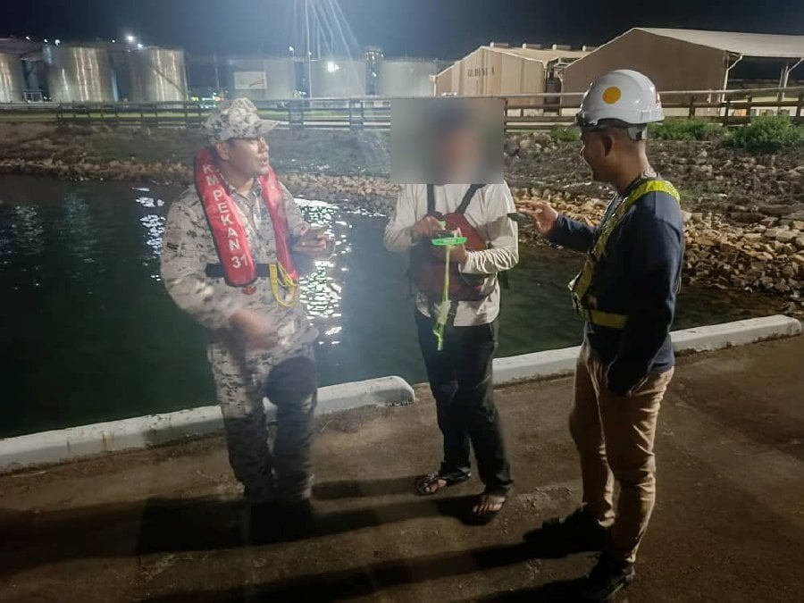 Angler found clinging to marine beacon after kayak capsized in waters off Kuantan