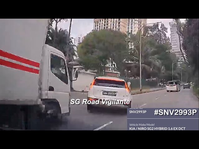 grange road phv kia niro turning left from outside lane cutting into lorry lane