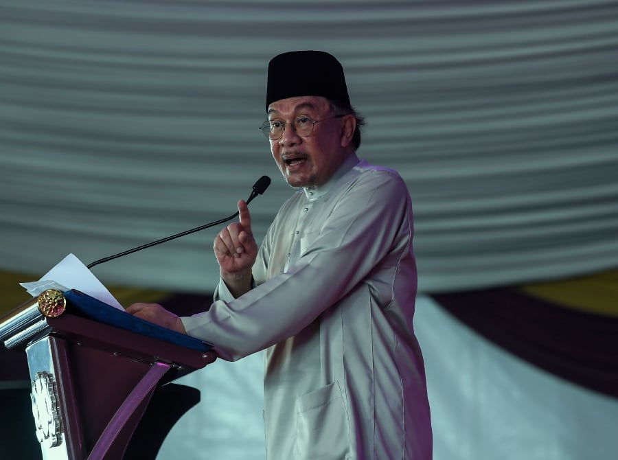 Anwar: May 5 Parliament session to discuss government measures on US tariffs