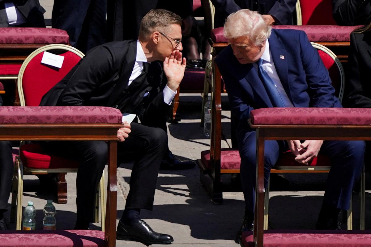YAHOO POLL: Do world leaders need to adhere to dress codes?