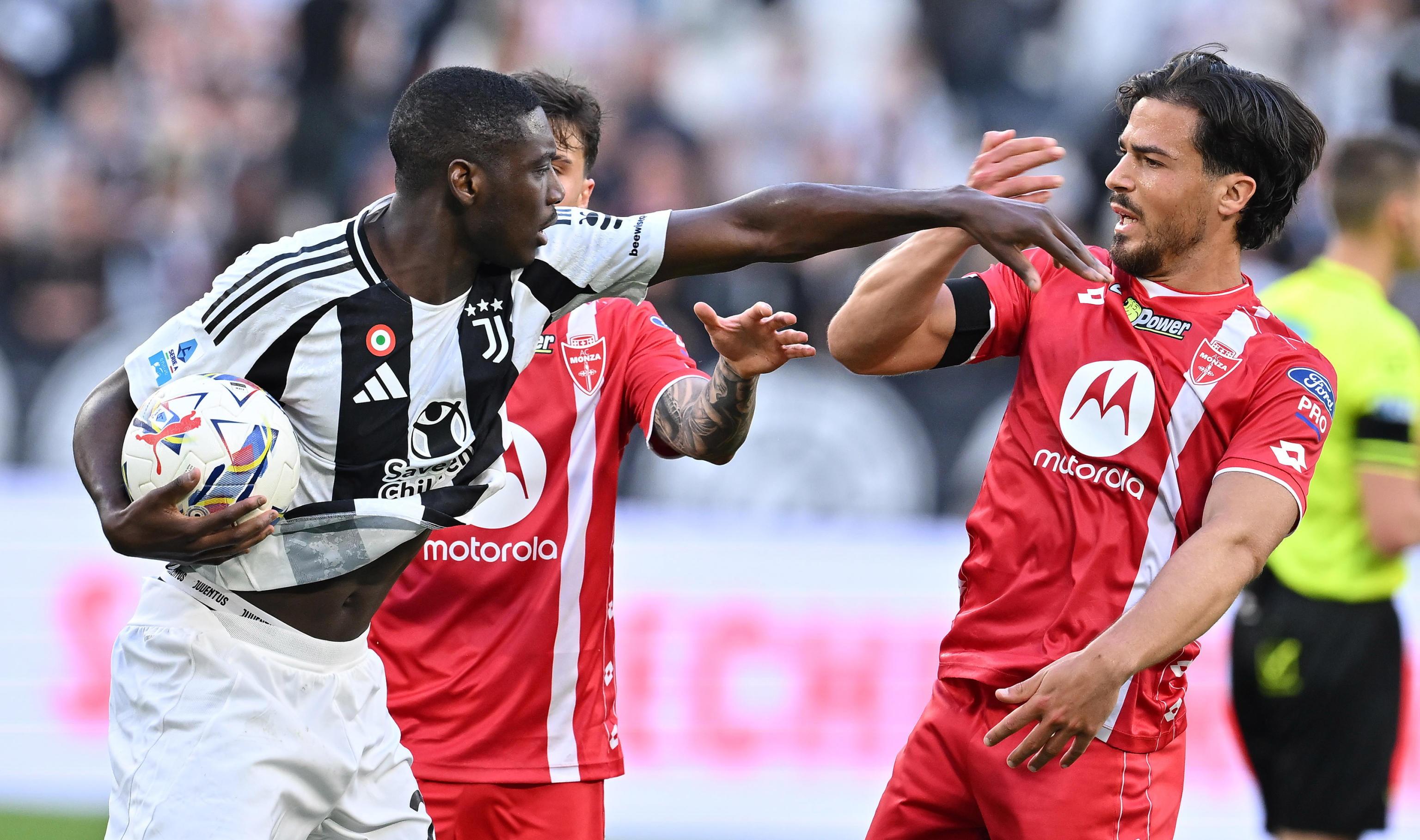 Ten-man Juventus beat Monza 2-0 to move up to fourth in Serie A