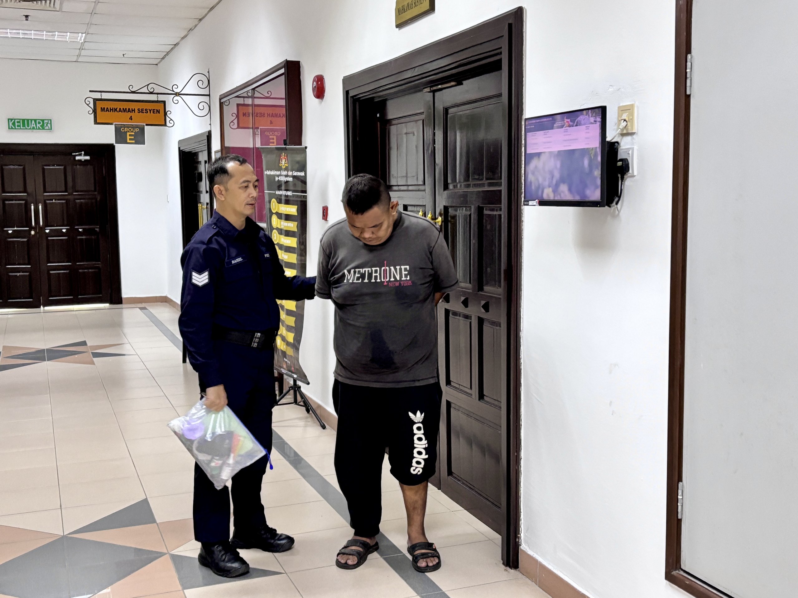 Druggie in Kuching gets five years’ jail, one stroke