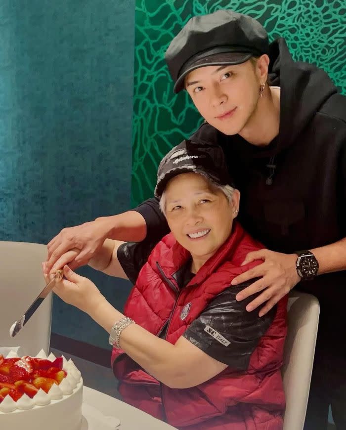 Show Lo on mum's Alzheimer's: Every day is a new day!