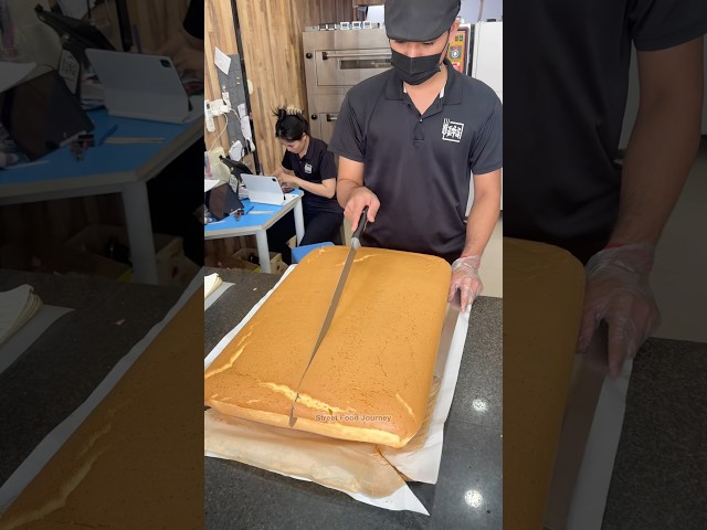 Huge Castella Cheesecake Cutting