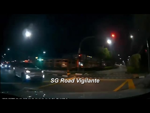 premier taxi fail to conform to red light signal camcar was turning right on green