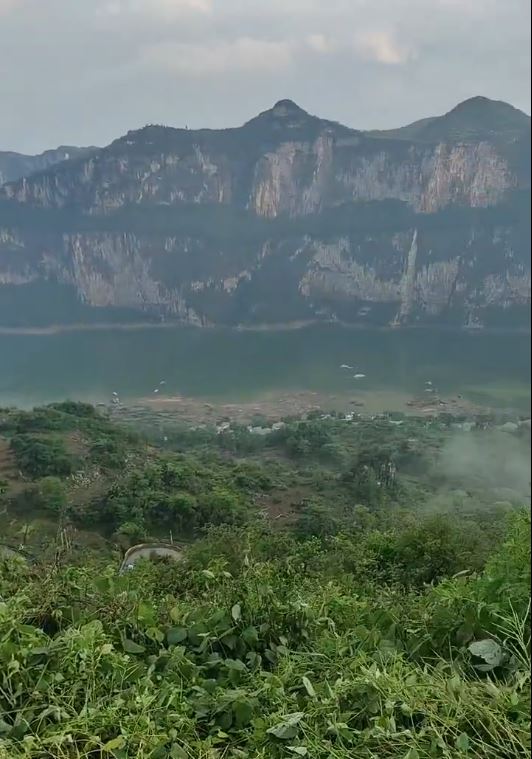 贵州翻船｜4船倾覆84人落水 9死1失联