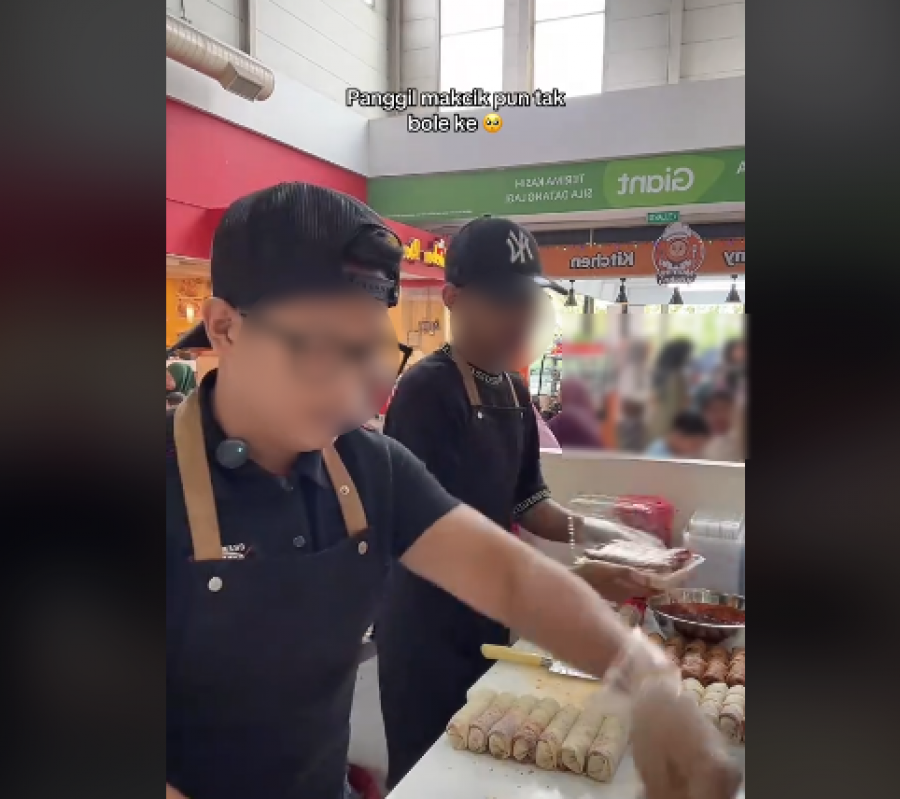 摊贩称呼顾客“大婶”被纠正　网民看法两极