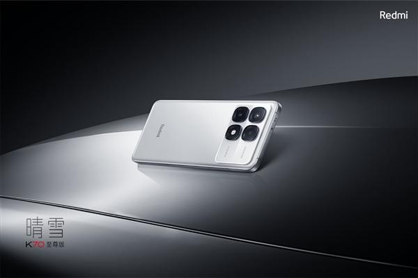 REDMI K80至尊版正面设计曝光：采用大宽直屏+近似四等边