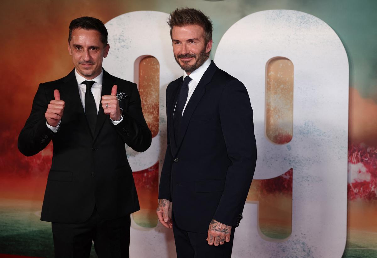 Beckham and Neville lead new consortium in Salford takeover