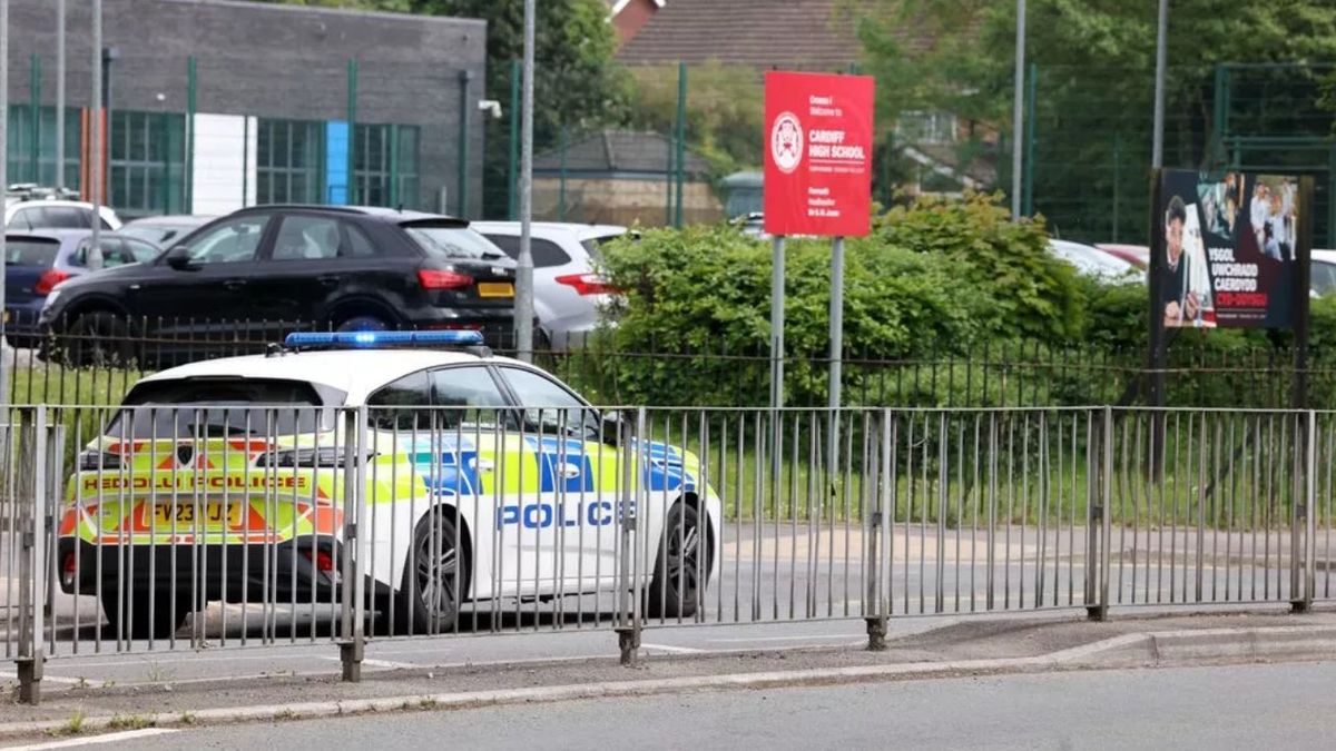 Cardiff High School on lockdown after 'altercation' outside gates