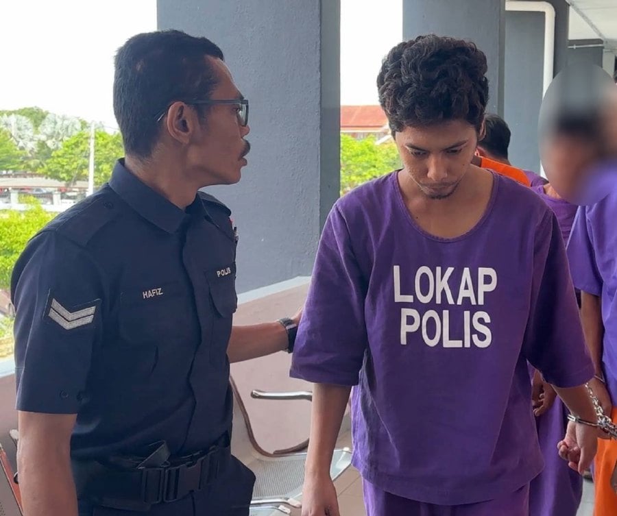 Former butcher jailed 2 months for threatening to stab brother [WATCH]