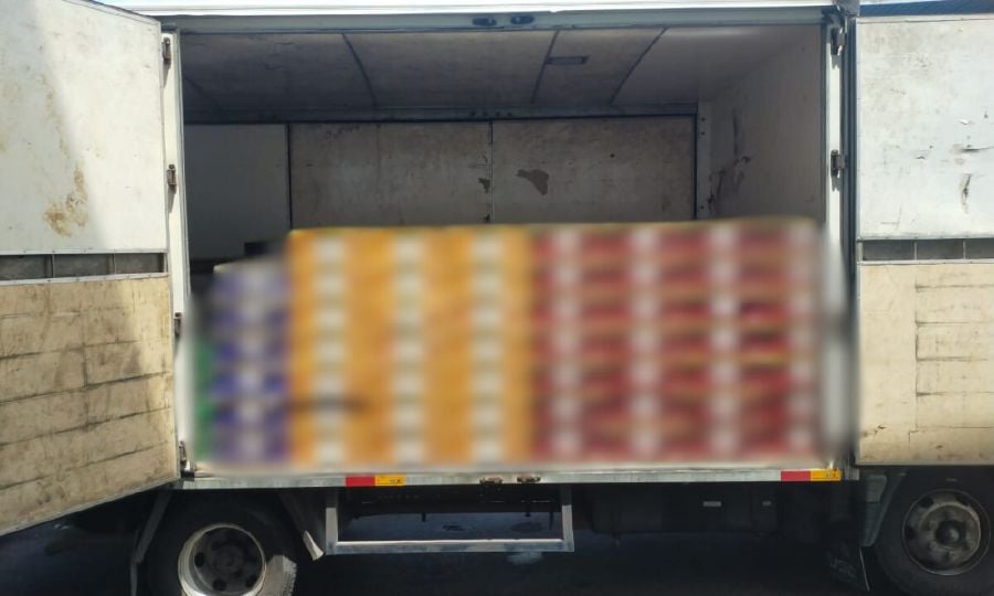 Beer worth RM500,000 seized in Masai, ex-convicts among 3 held