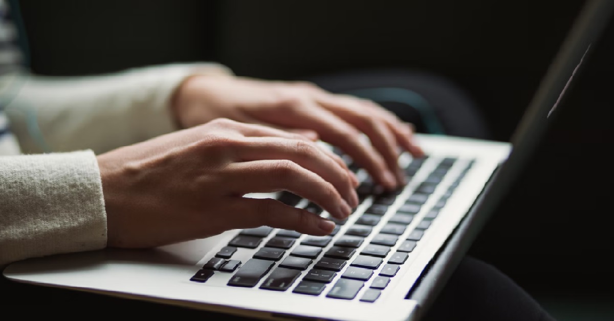 GIRL REJECTED GUY WHO WROTE FAN-FICTION ABOUT THE GIRLS IN HIS CLASS