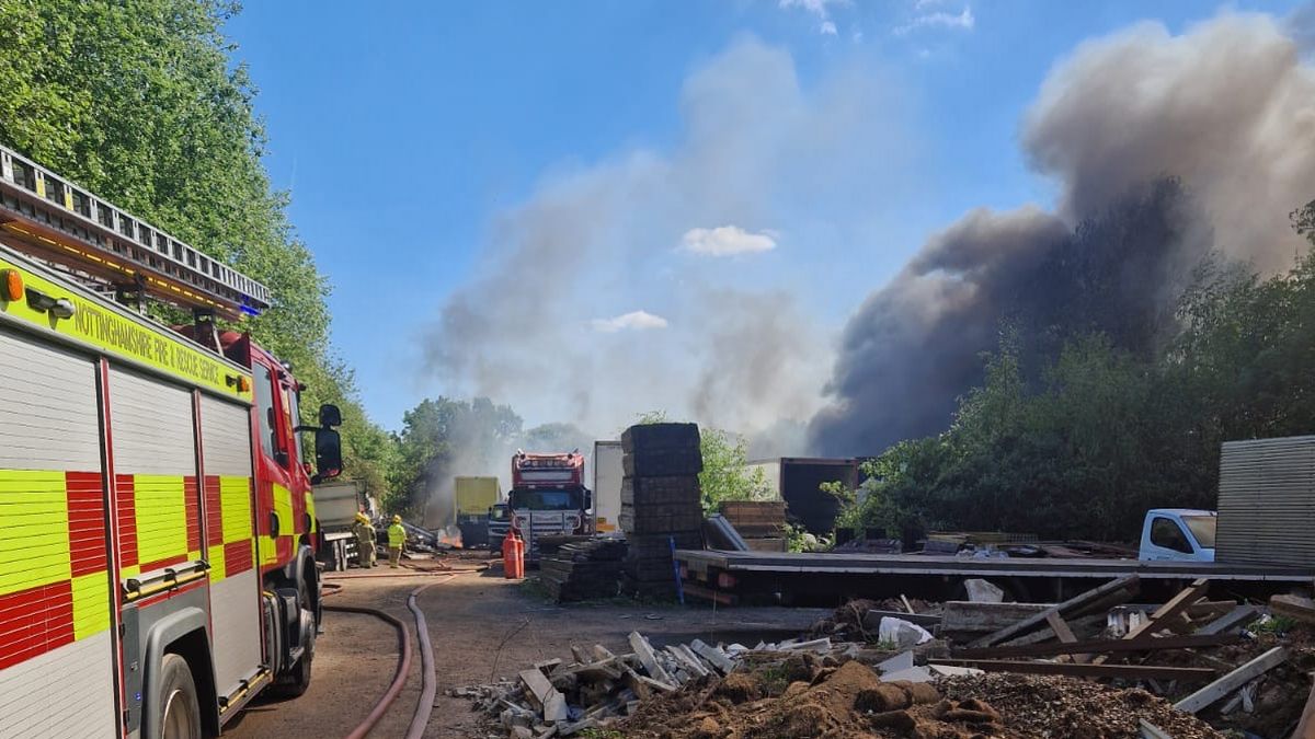 Worksop 'explosion': Firefighters rush to scene as people told 'shut windows'