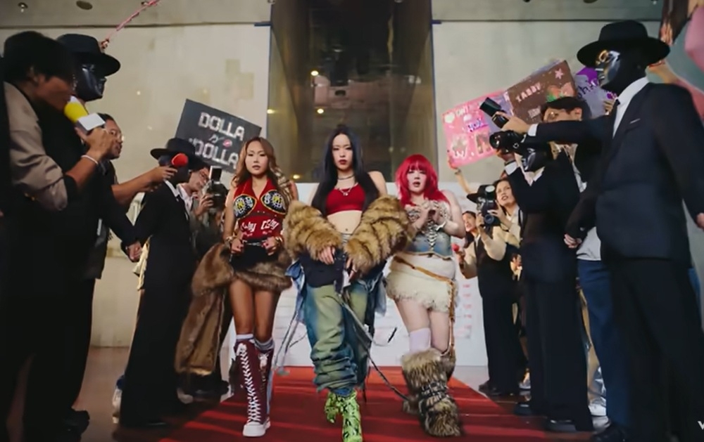 Malaysian girl group Dolla returns after a year with fresh, experimental sound in ‘MWA!’ (VIDEO)