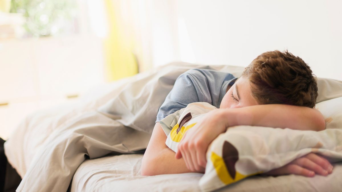 Sleep expert issues warning over common heatwave pyjama error