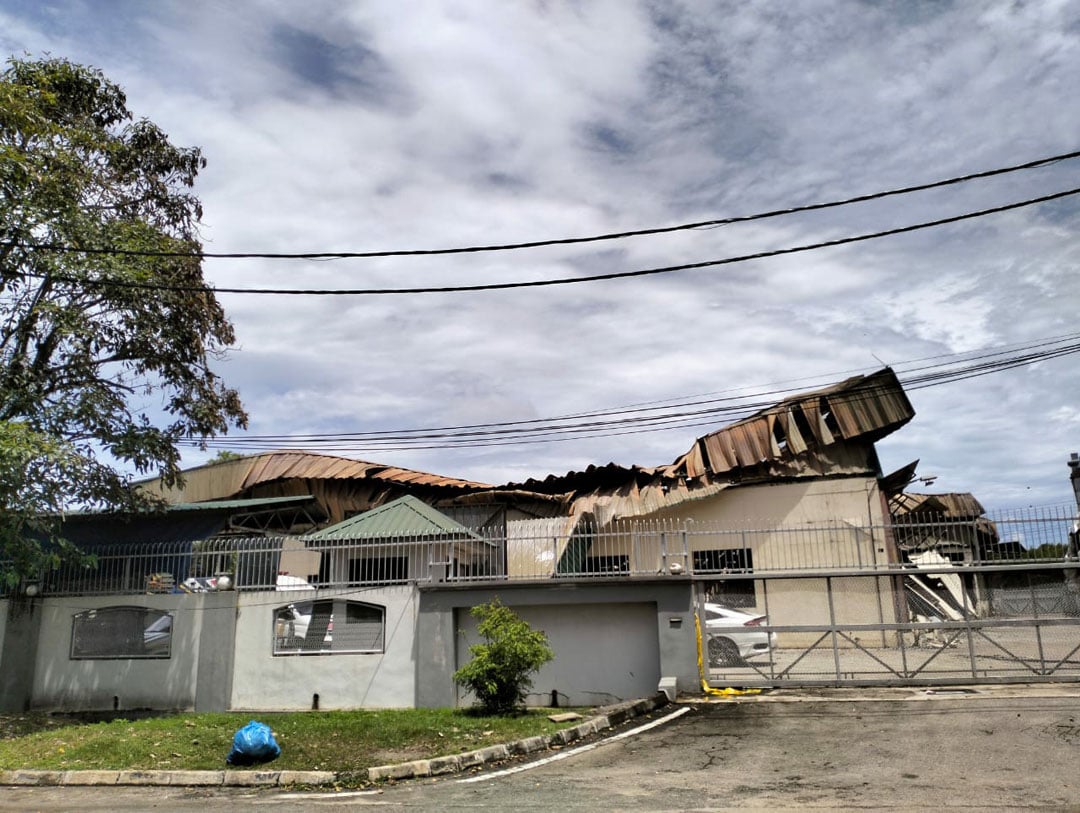 大火近毁床垫厂建筑  厂主承诺员工不失业