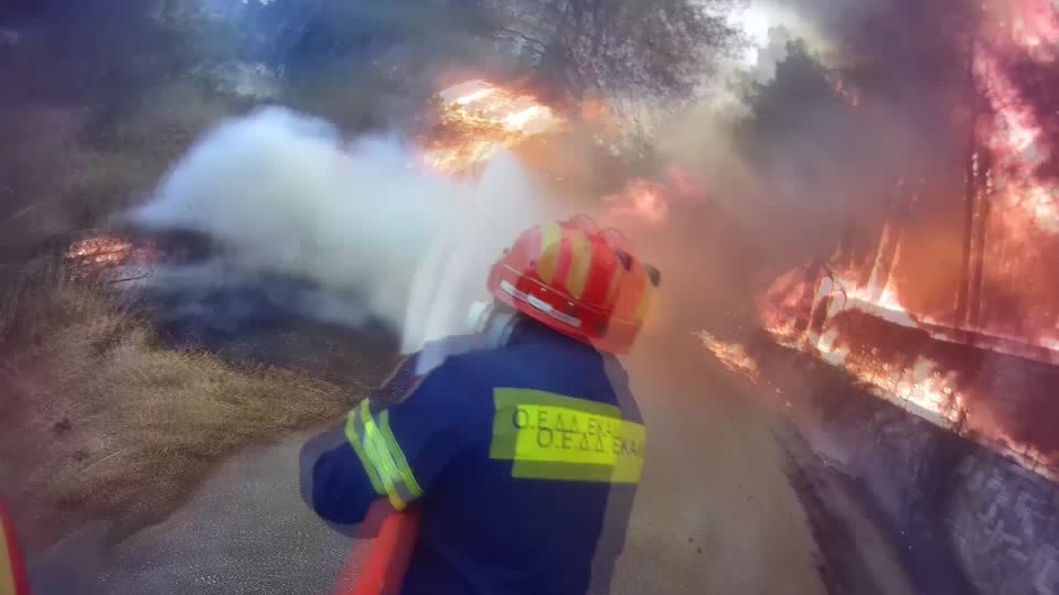 Volunteer firefighters poised to ward off Greece's blazes