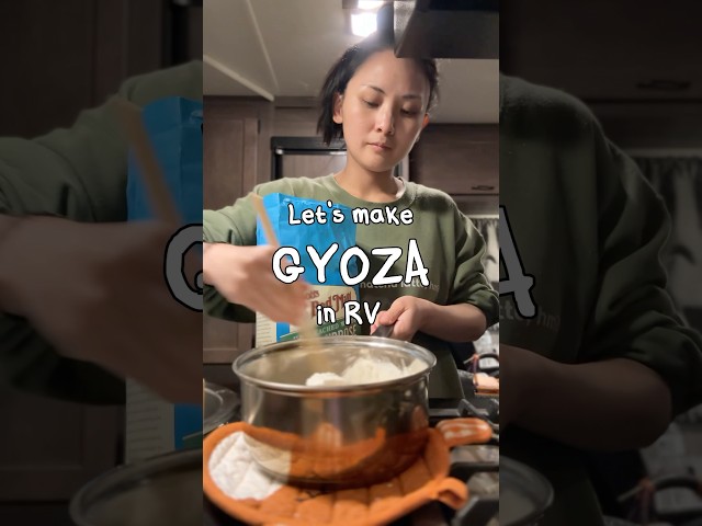 Japanese Mom Teach How to Make Gyoza From Scratch🥟