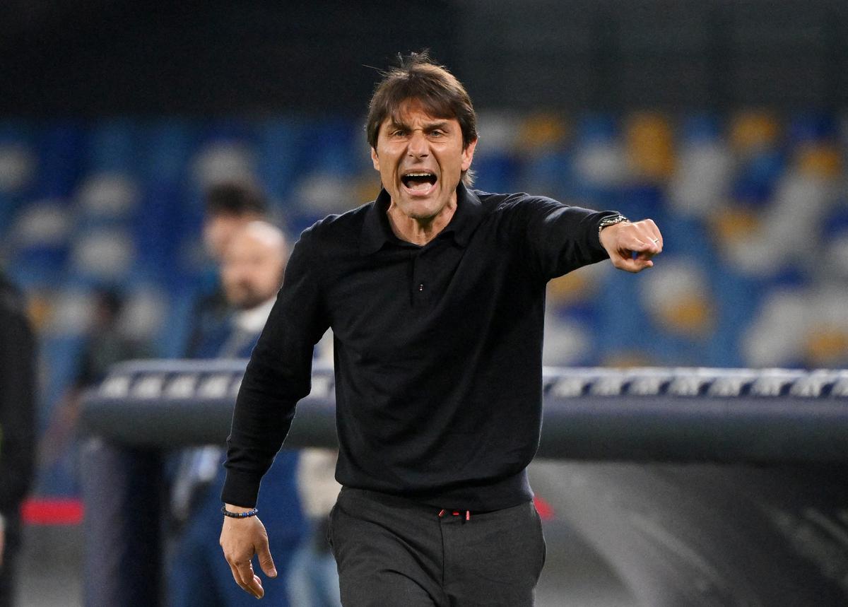Conte calls for focus as Napoli bid to clinch title