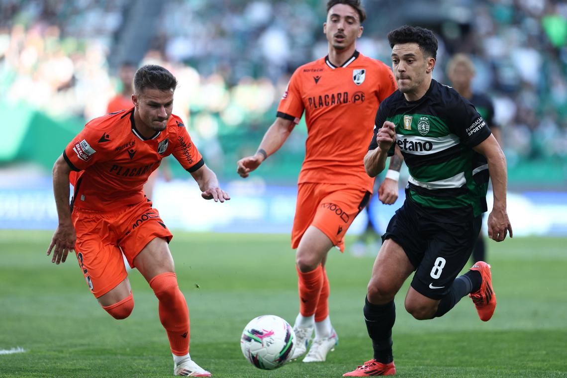 Sporting beat Vitoria to clinch Portuguese title