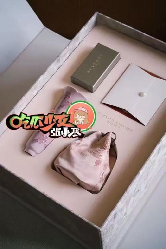传砸天价办婚礼 汪小菲马筱梅婚纱照曝光