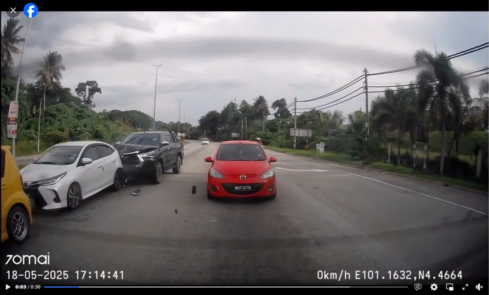 Driver with ‘headache’ causes multi-vehicle crash at Gopeng traffic light (VIDEO)
