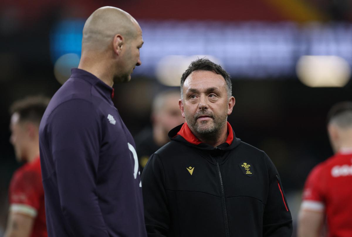 Acting Wales coach Sherratt stays on for Japan tour