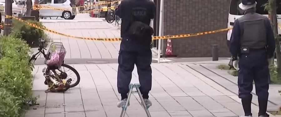 大坂7旬老翁坠楼　男子骑脚踏车经过被砸死