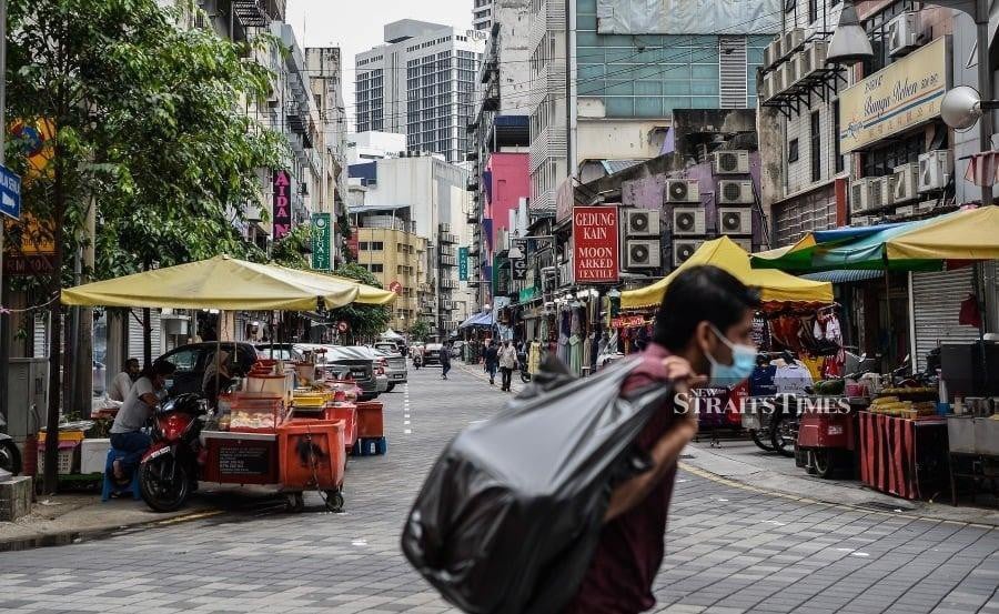 DBKL rolls out legalisation plan for hawkers
