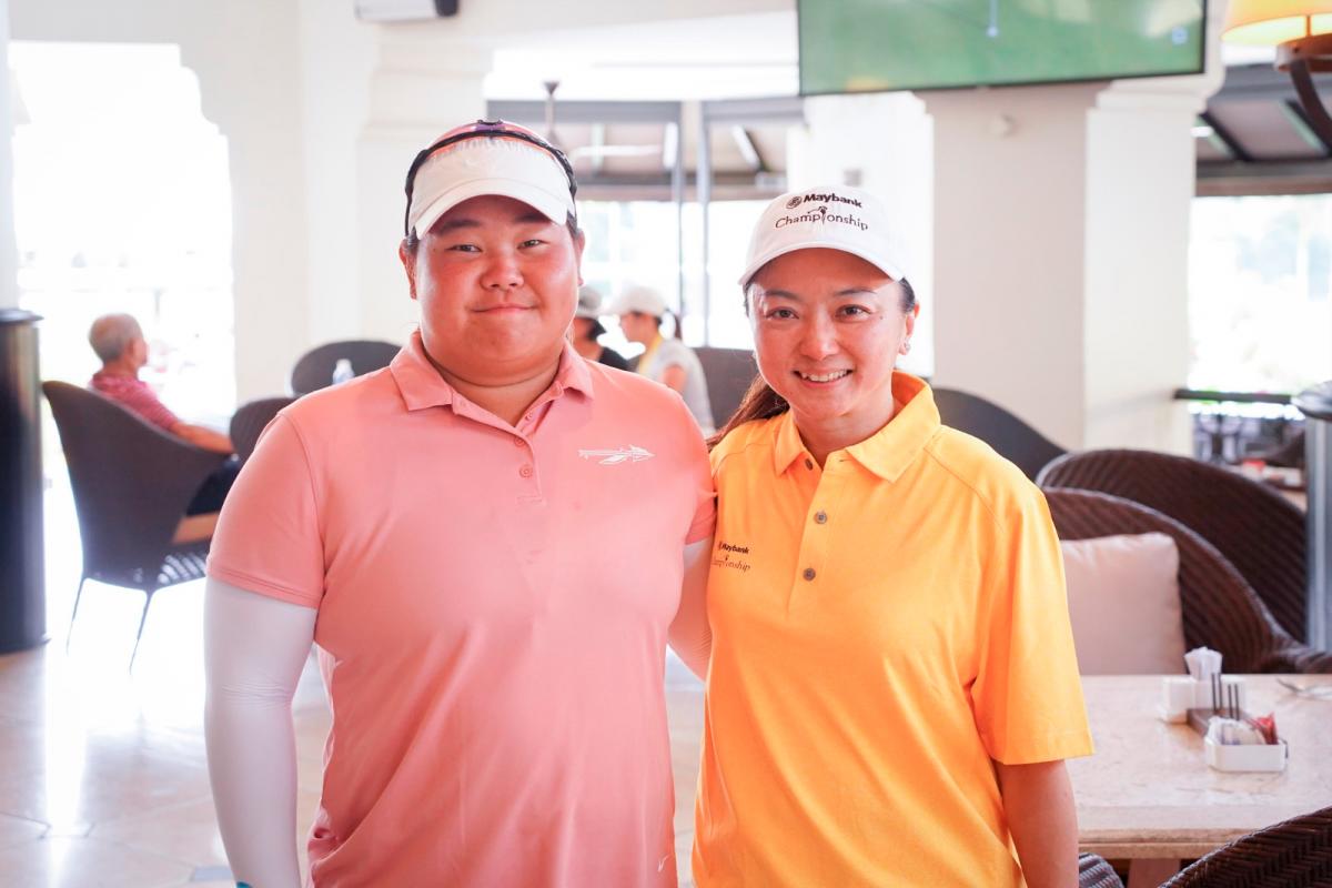 Hannah congratulates Mirabel on winning the 2025 ANNIKA Award