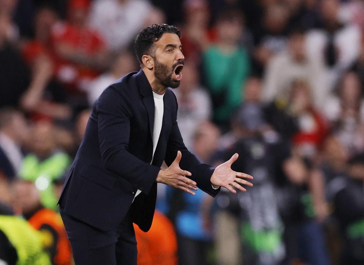 Amorim offers to quit if Manchester United board want new manager