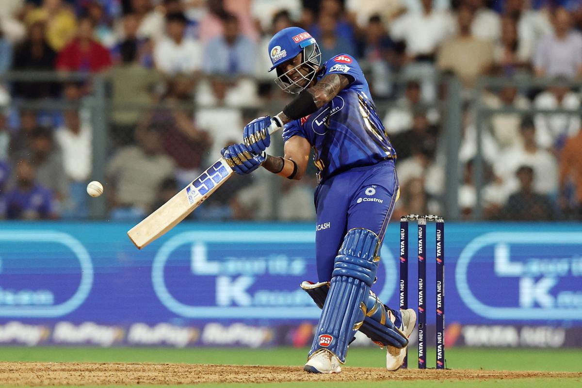 Suryakumar puts Mumbai in the playoffs, picks up long-awaited award
