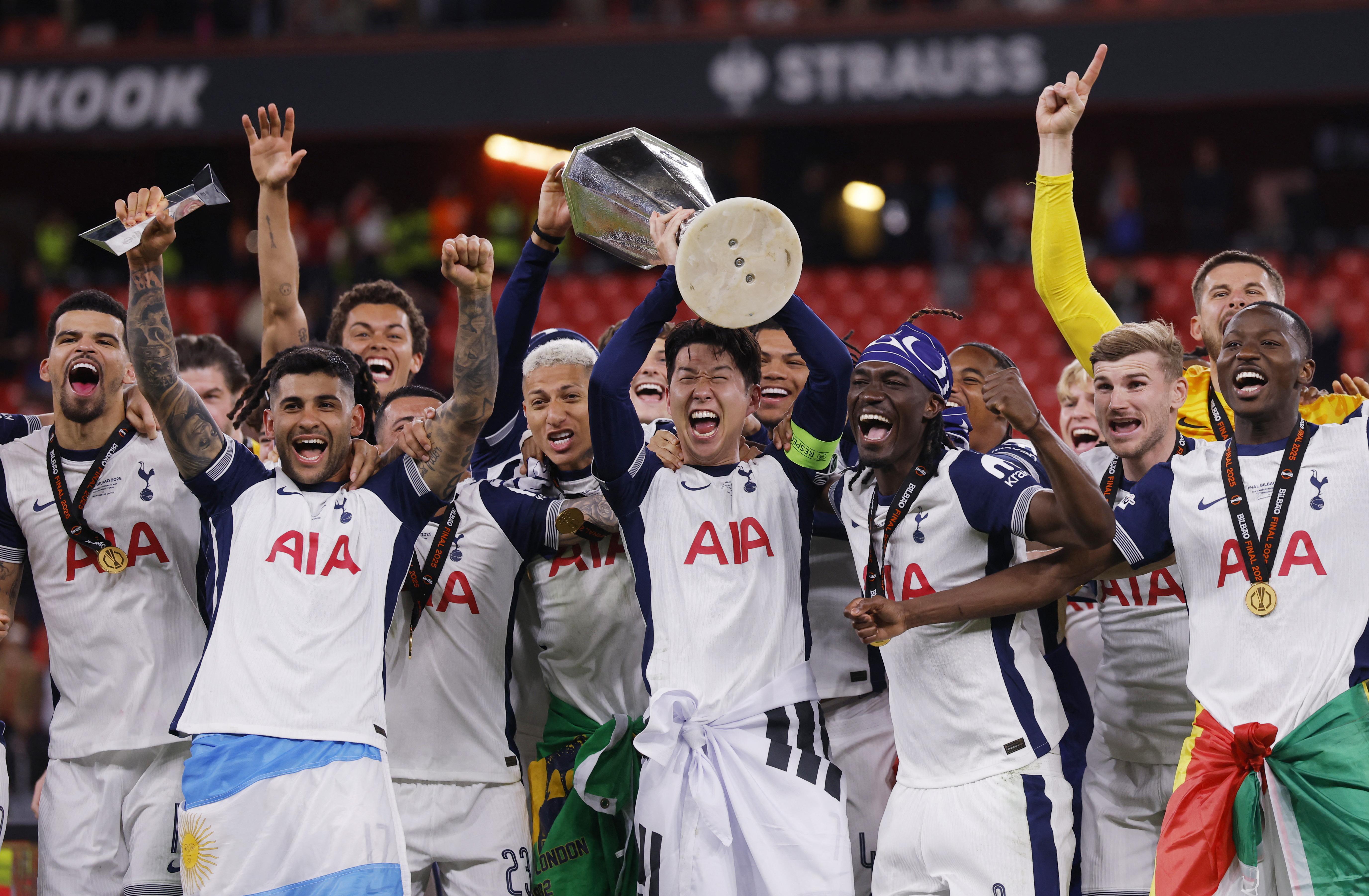 Uefa apologises after running out of medals at Europa League final ceremony
