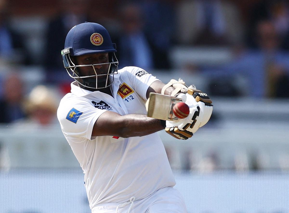 Sri Lanka's Mathews to quit tests after Bangladesh match