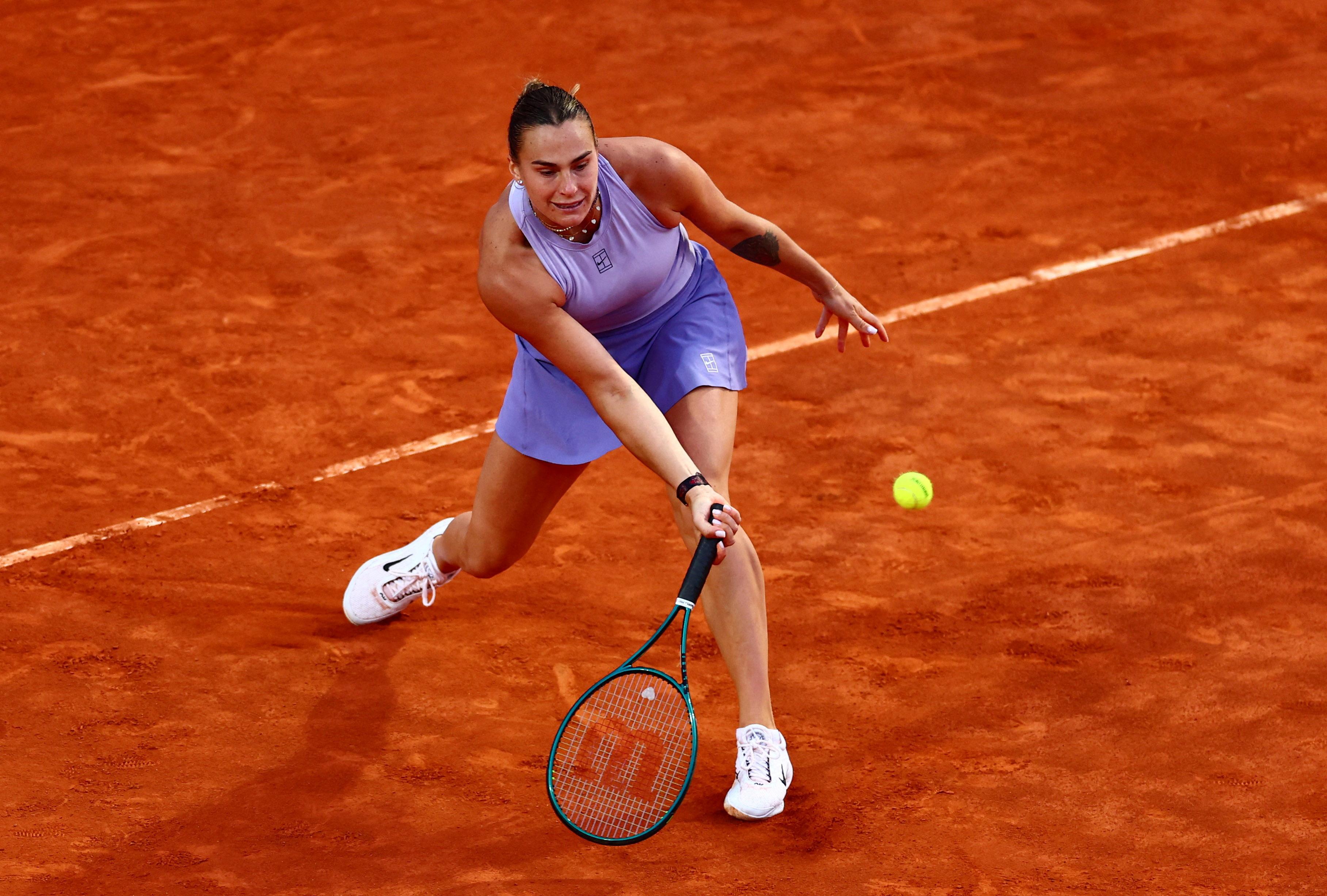Aryna Sabalenka mixing things up in pursuit of first French Open title