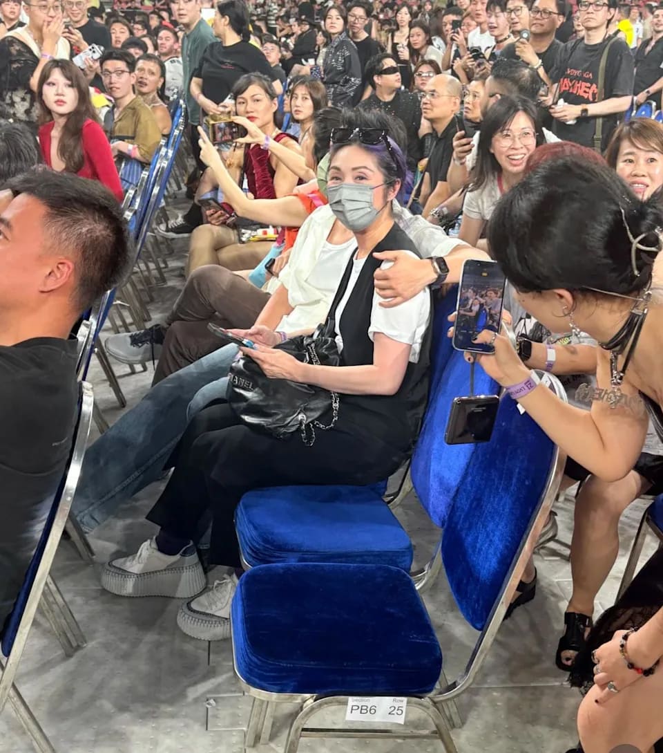 Pushy Fan Slammed For Shoving Phone In Miriam Yeung’s Face At Lady Gaga S'pore Concert