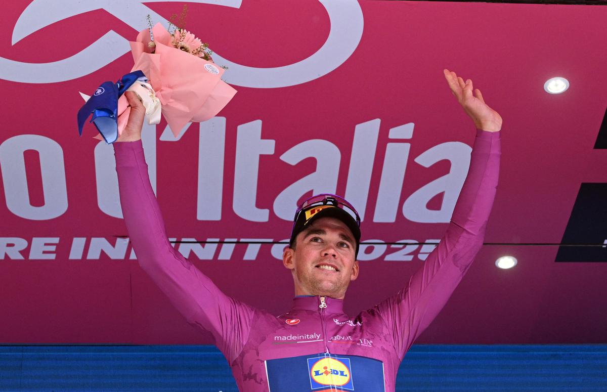 Unstoppable Pedersen pips Van Aert to win Giro stage 13, Del Toro extends lead