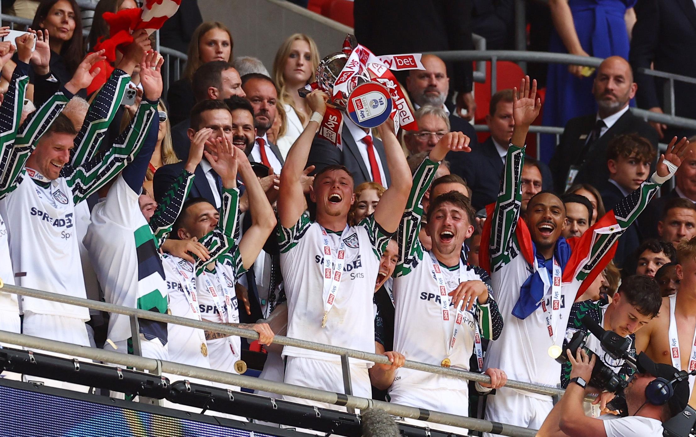 Sunderland beat Sheffield United to return to Premier League
