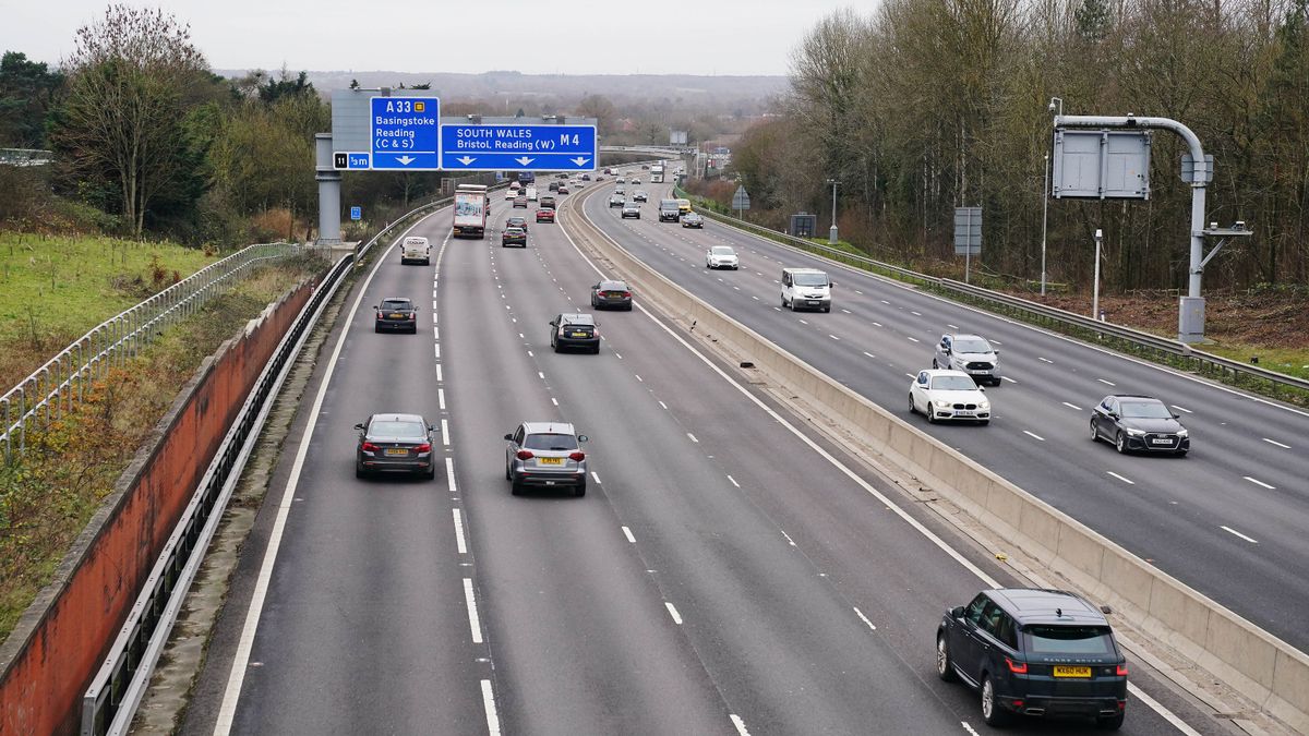 M4 car fire brings Bank Holiday traffic chaos as road closed