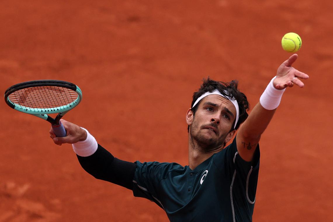 Musetti makes light work of lucky loser to reach third round in Paris