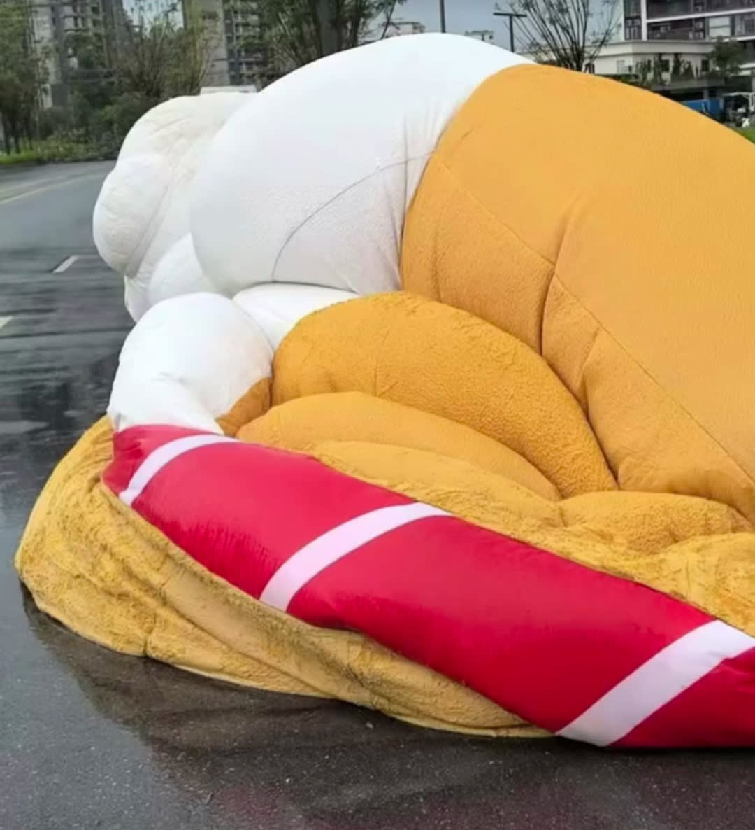 Giant Inflatable Dog On The Loose Causes Traffic Trouble In Guangzhou